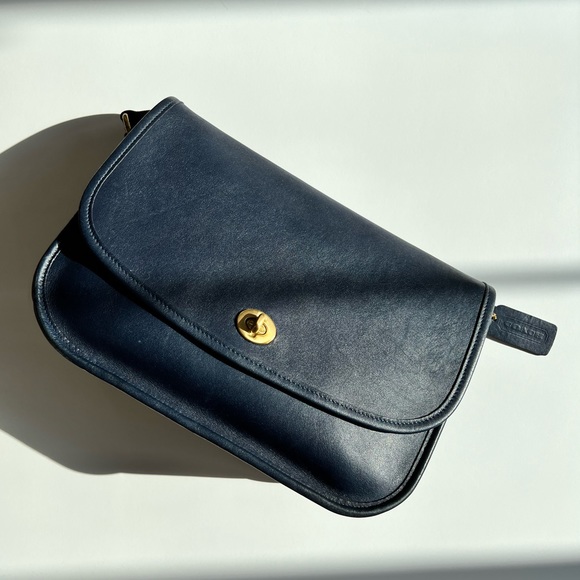 Coach Handbags - Vintage Coach Blue City Bag 9790 💙